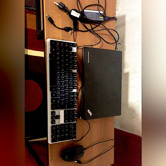 Lenovo ThinkPad T490s 14 inch (1TB, Intel Core i5 8th Gen 8GB RAM 480GB SSD W11P - Picture 1 of 9